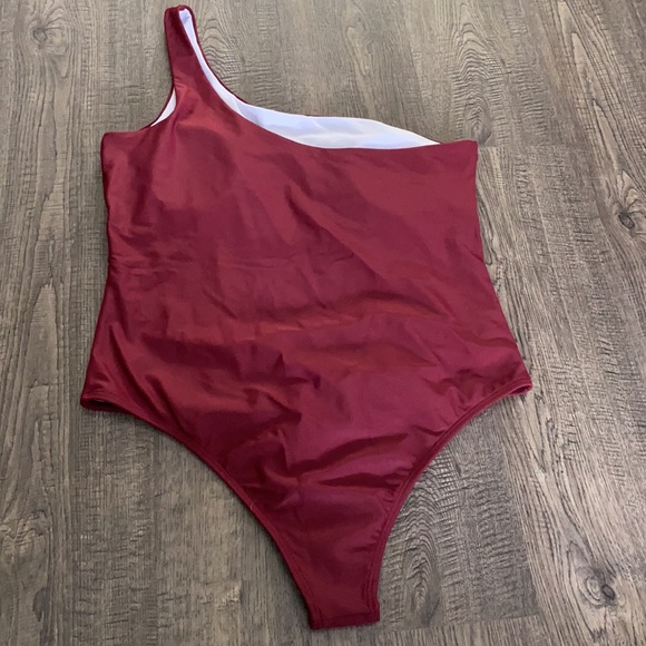 Swimsuit - Picture 2 of 3